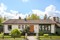 Äldre hus med Elitfönster